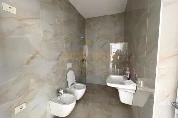 Business Property for Rent 3+1 in Tirana - 700 Euro