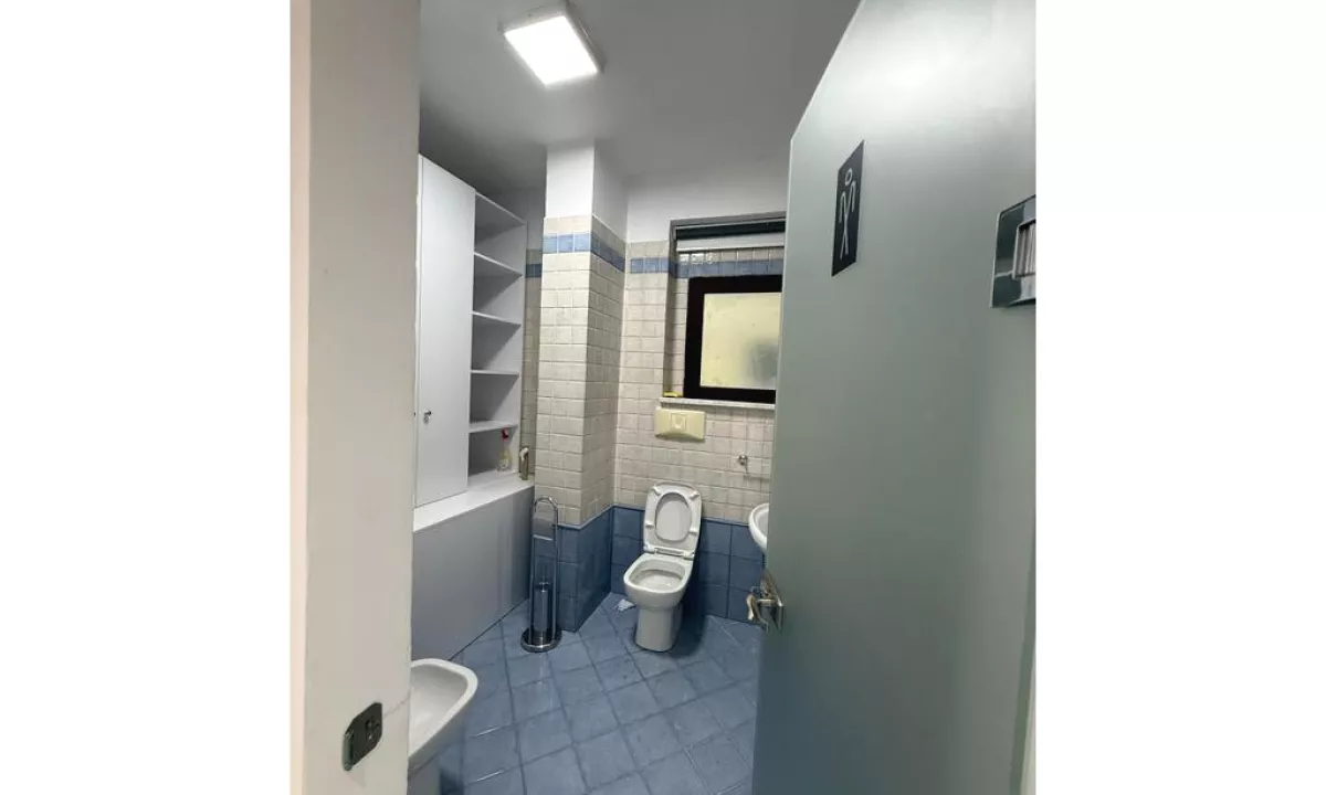 Ambient Biznesi, Qender, Tirane.