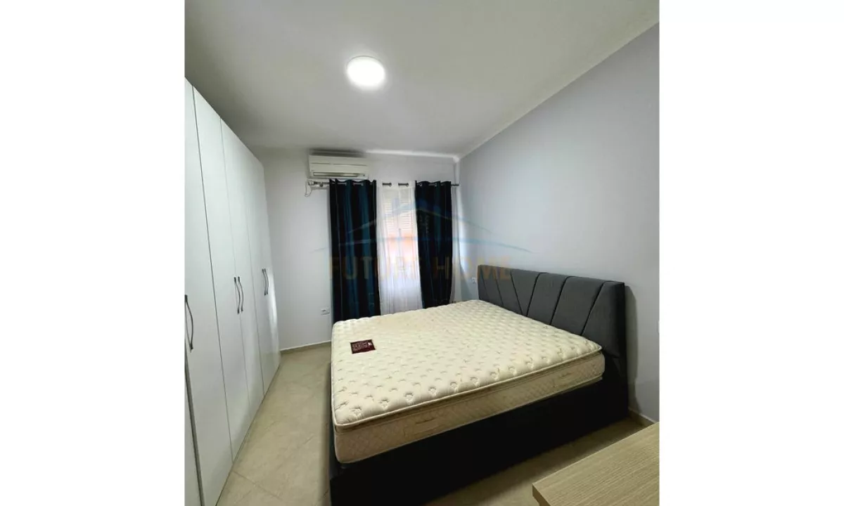 Shtepi ne shitje Apartament ne Tirane, 2+1, Mobilimi E mobiluar, Pagesa 270,000  Euro.