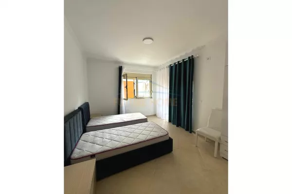 Shtepi ne shitje Apartament ne Tirane, 2+1, Mobilimi E mobiluar, Pagesa 270,000  Euro.