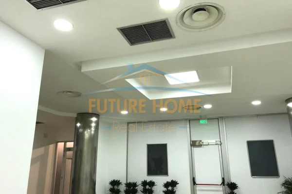 Qira, Ambient per zyra, Bllok