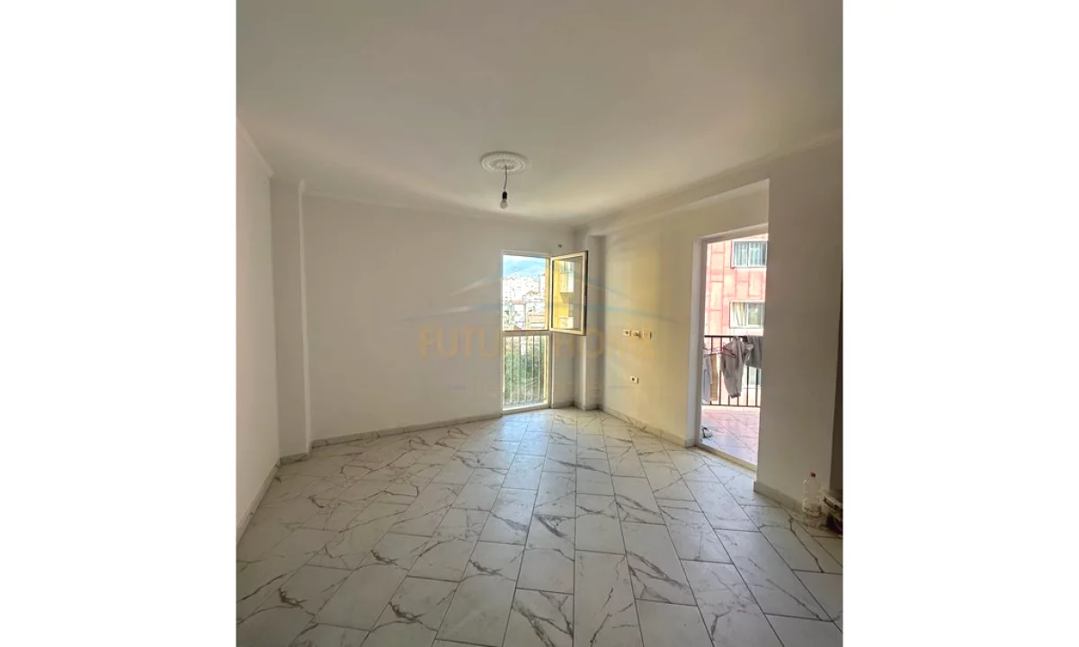 Shtepi ne shitje Apartament ne Tirane, 1+1, Mobilimi Bosh, pa mobiluar, Pagesa 159,100  Euro.