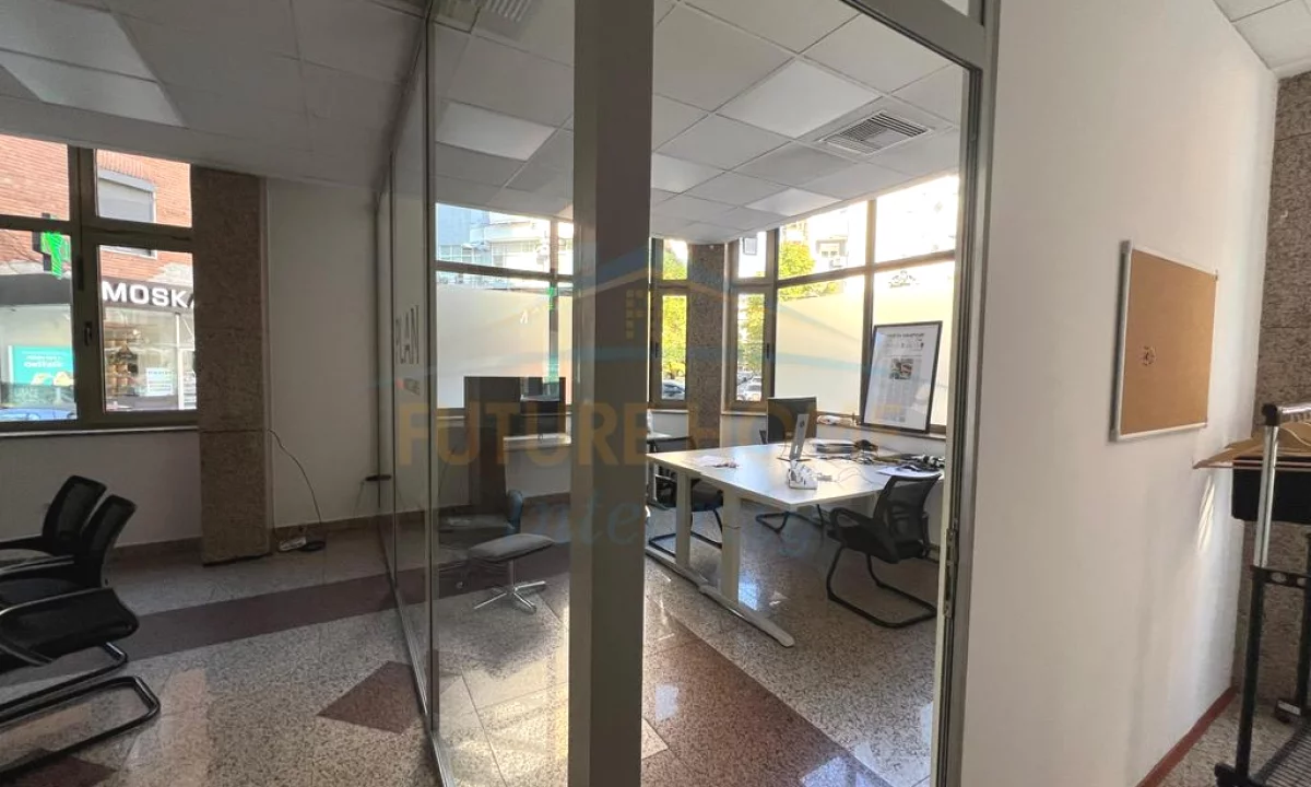 Ambient Biznesi per Zyra, Bllok, Tirane.