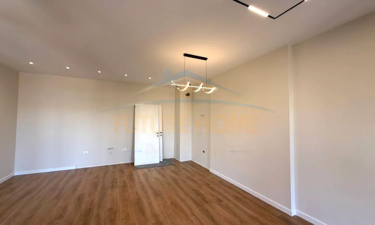 Shtepi ne shitje Apartament ne Tirane, 2+1, Mobilimi Bosh, pa mobiluar, Pagesa 185,000  Euro.
