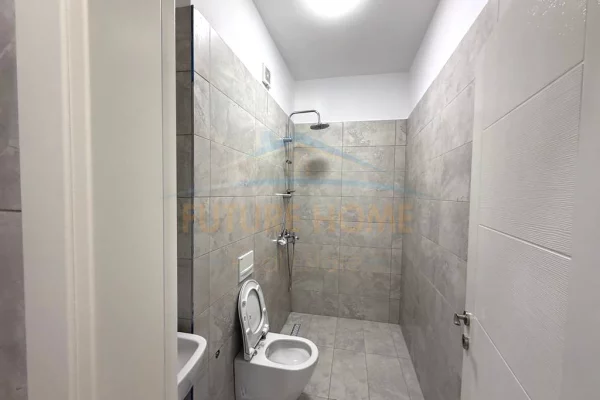 Shtepi ne shitje Apartament ne Tirane, 2+1, Mobilimi Bosh, pa mobiluar, Pagesa 185,000  Euro.