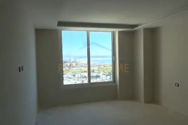 Shtepi ne shitje Apartament ne Durres, 2+1, Mobilimi Bosh, pa mobiluar, Pagesa 400,000  Euro.