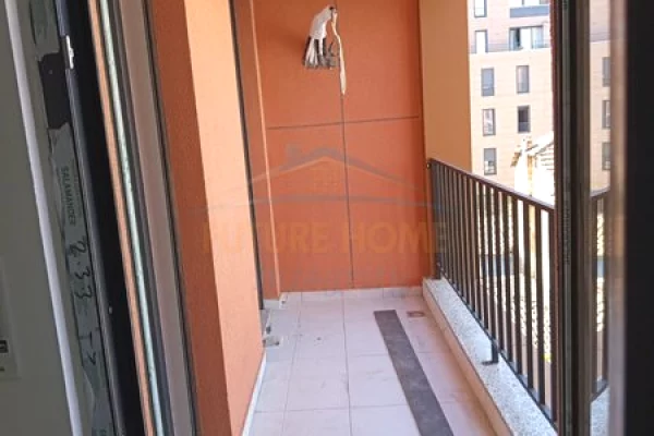 Shtepi ne shitje Apartament ne Tirane, 2+1, Mobilimi Bosh, pa mobiluar, Pagesa 234,800  Euro.