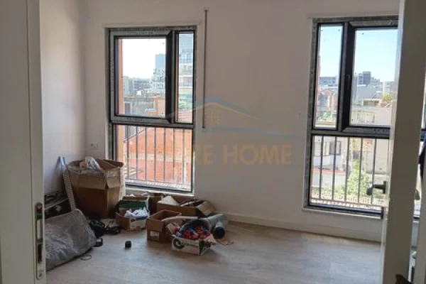 Shtepi ne shitje Apartament ne Tirane, 2+1, Mobilimi Bosh, pa mobiluar, Pagesa 234,800  Euro.