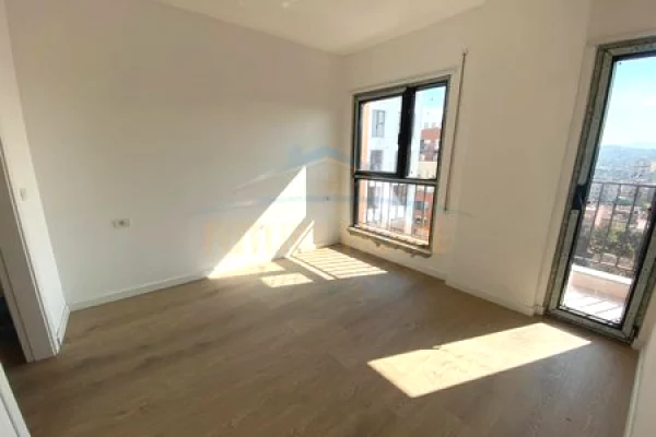 Shtepi ne shitje Apartament ne Tirane, 2+1, Mobilimi Bosh, pa mobiluar, Pagesa 351,200  Euro.