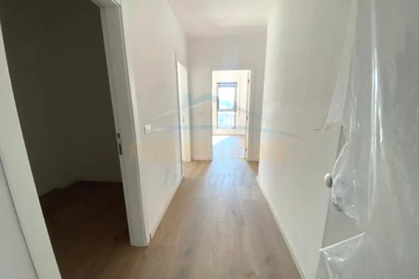 Shtepi ne shitje Apartament ne Tirane, 2+1, Mobilimi Bosh, pa mobiluar, Pagesa 351,200  Euro.