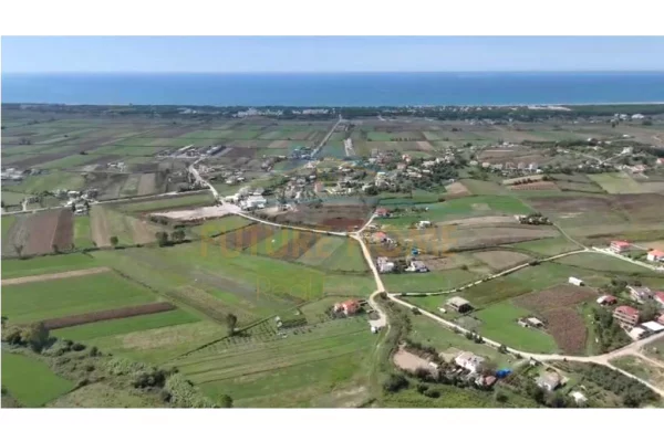 Shitet, Toke, Gjiri i Lalezit