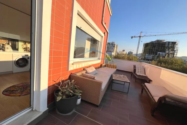 Shtepi ne shitje Apartament ne Tirane, 1+1, Mobilimi E mobiluar, Pagesa 440,000  Euro.