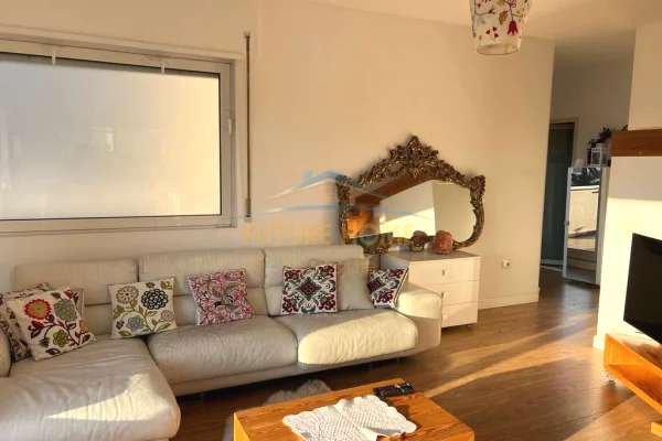 Shtepi ne shitje Apartament ne Tirane, 1+1, Mobilimi E mobiluar, Pagesa 440,000  Euro.