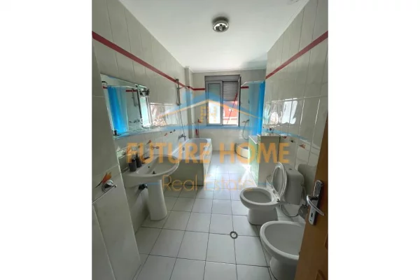 Business Property for Rent 3+1 in Tirana - 1,000 Euro