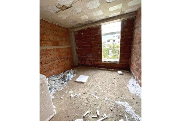 Shtepi ne shitje Apartament ne Tirane, 1+1, Mobilimi Bosh, pa mobiluar, Pagesa 90,000  Euro.