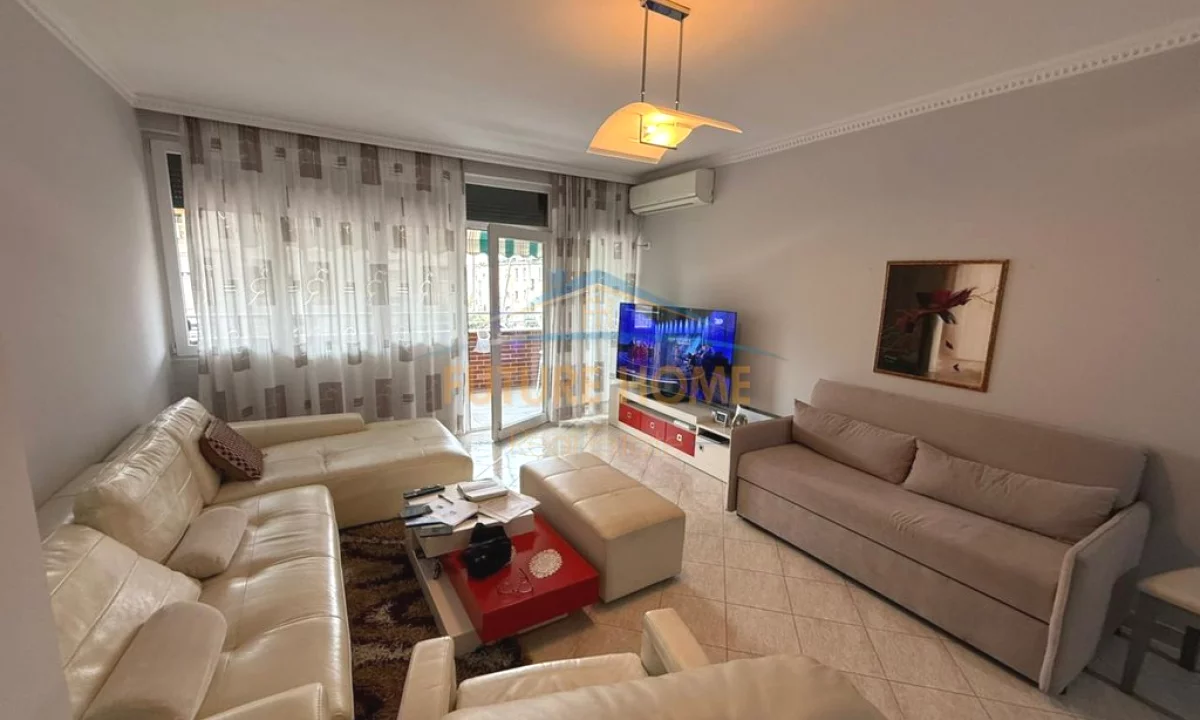 Shtepi ne shitje Apartament ne Tirane, 2+1, Mobilimi E mobiluar, Pagesa 250,000  Euro.