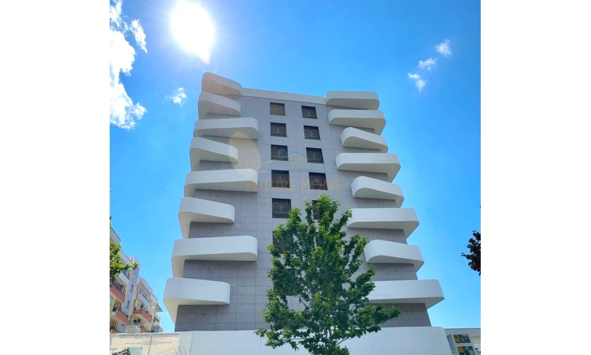 Shtepi ne shitje Apartament ne Tirane, 2+1, Mobilimi Bosh, pa mobiluar, Pagesa 106,875  Euro.