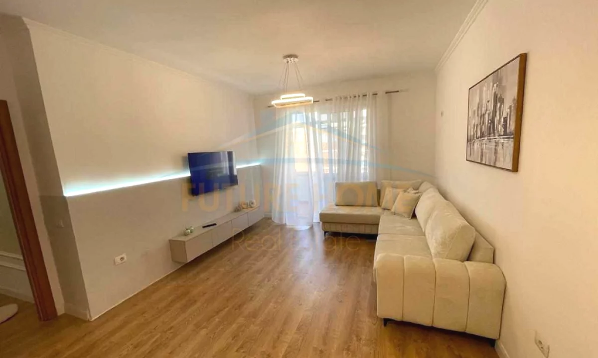 Shtepi ne shitje Apartament ne Tirane, 1+1, Mobilimi E mobiluar, Pagesa 109,000  Euro.