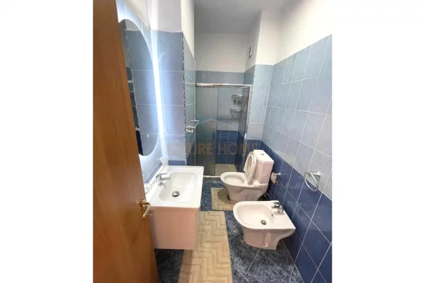 Shtepi ne shitje Apartament ne Tirane, 1+1, Mobilimi E mobiluar, Pagesa 109,000  Euro.