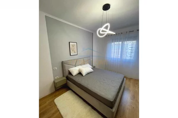 Shtepi ne shitje Apartament ne Tirane, 1+1, Mobilimi E mobiluar, Pagesa 109,000  Euro.