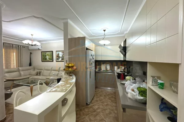 Shtepi ne shitje 3+1 ne Tirane - 290,000 Euro