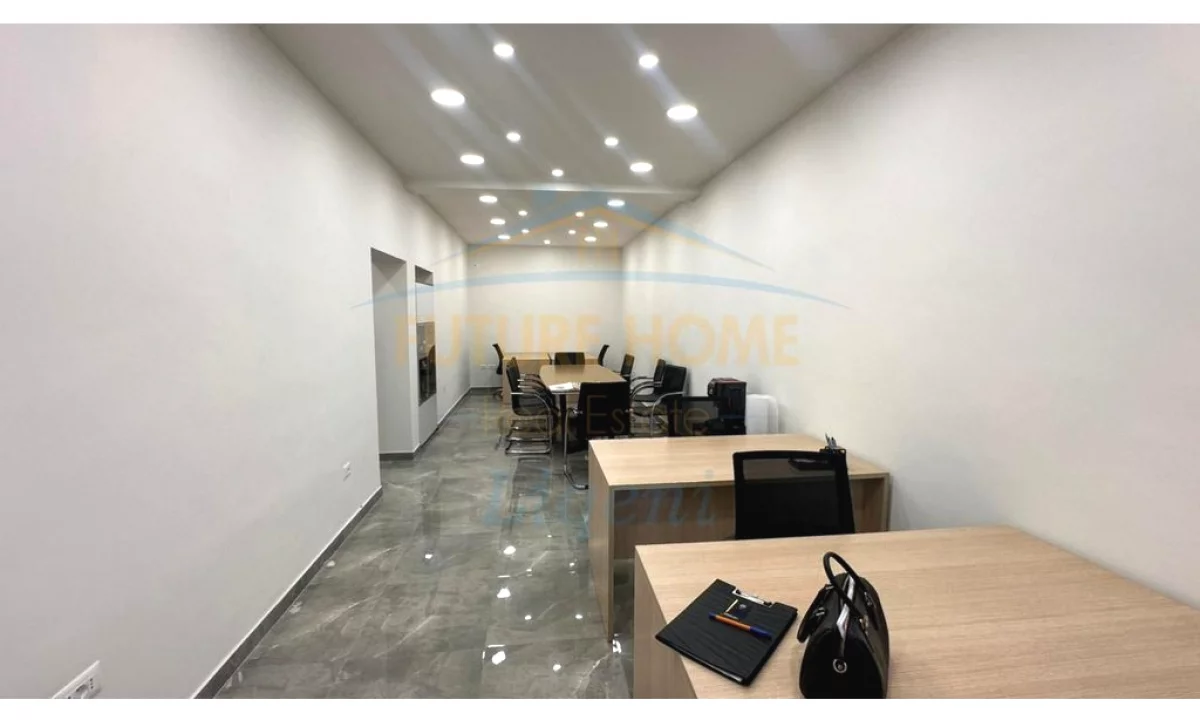 Ambient, Stadiumi Dinamo, Tirane