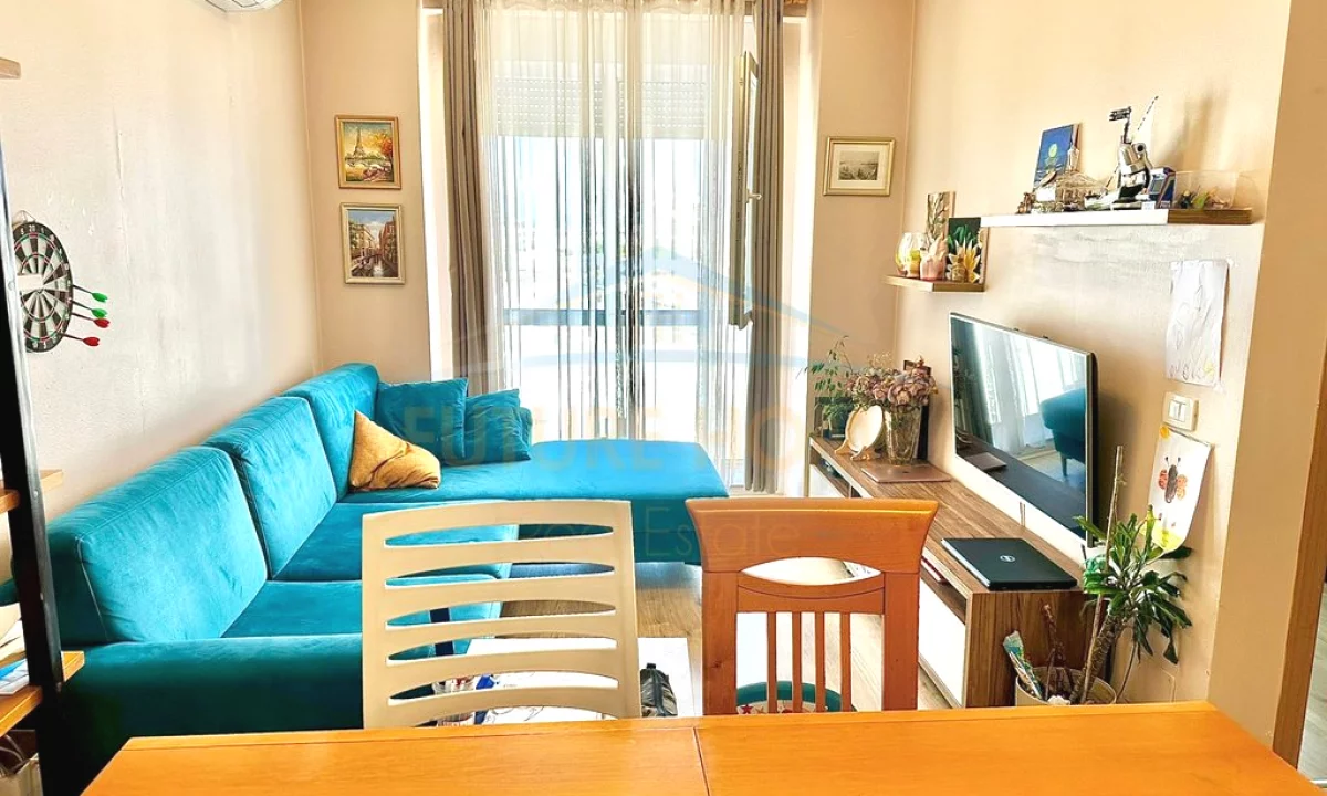 Shtepi ne shitje Apartament ne Tirane, 2+1, Mobilimi E mobiluar, Pagesa 175,000  Euro.