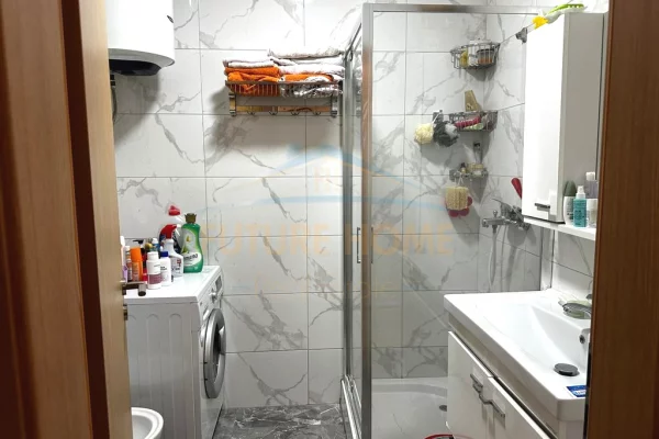 Shtepi ne shitje Apartament ne Tirane, 2+1, Mobilimi E mobiluar, Pagesa 175,000  Euro.