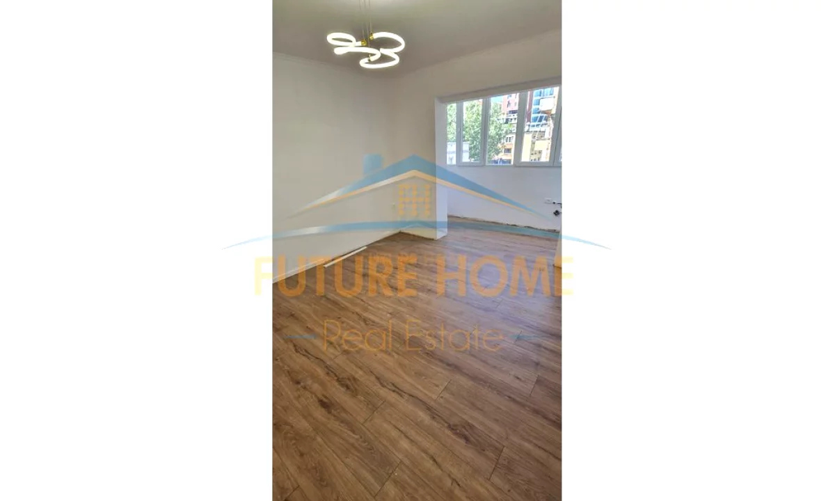 Shtepi ne shitje Apartament ne Tirane, 1+1, Mobilimi Bosh, pa mobiluar, Pagesa 169,000  Euro.