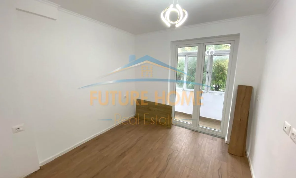 Shtepi ne shitje Apartament ne Tirane, 1+1, Mobilimi Bosh, pa mobiluar, Pagesa 135,000  Euro.