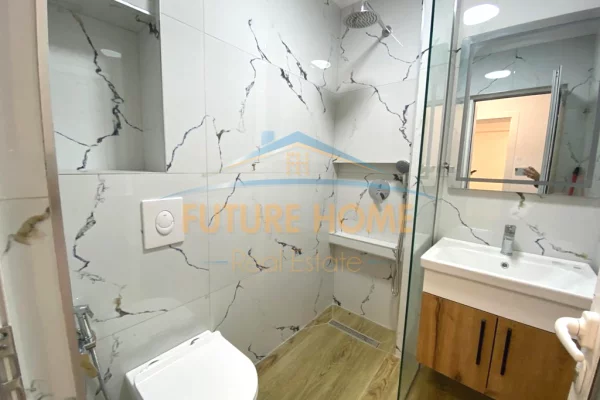 Shtepi ne shitje Apartament ne Tirane, 1+1, Mobilimi Bosh, pa mobiluar, Pagesa 135,000  Euro.