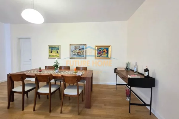 Shtepi ne shitje Apartament ne Tirane, 1+1, Mobilimi E mobiluar, Pagesa 650,000  Euro.