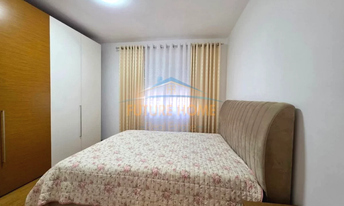 Shtepi ne shitje Apartament ne Tirane, 1+1, Mobilimi E mobiluar, Pagesa 650,000  Euro.