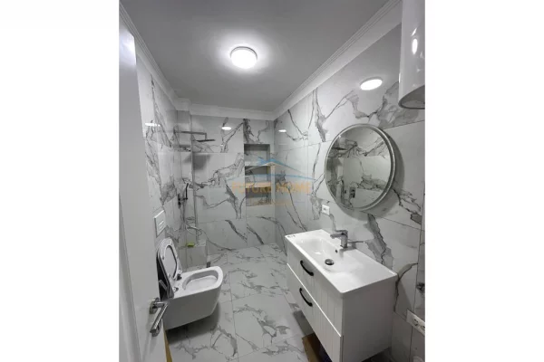  Apartament 2+1, ne shitje Xhamllik, Tirane.