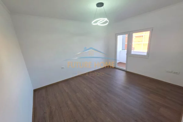 Shtepi ne shitje Apartament ne Tirane, 2+1, Mobilimi Bosh, pa mobiluar, Pagesa 149,000  Euro.