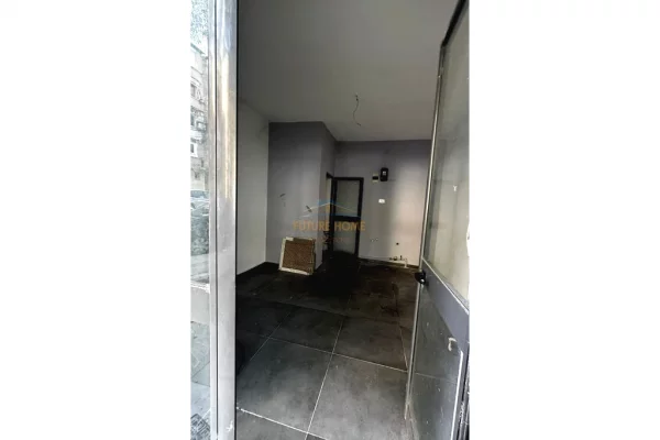 Shtepi ne shitje Apartament ne Tirane, 1+1, Mobilimi Bosh, pa mobiluar, Pagesa 118,000  Euro.