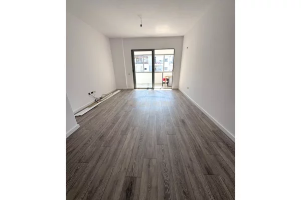 Shtepi ne shitje Apartament ne Tirane, 1+1, Mobilimi Bosh, pa mobiluar, Pagesa 105,000  Euro.