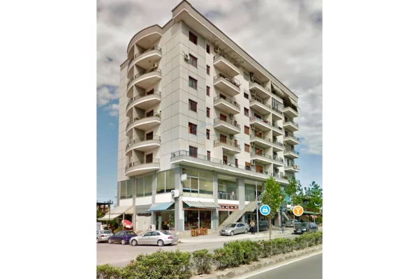 Shitet, Apartament 2+1+2, Kamëz.