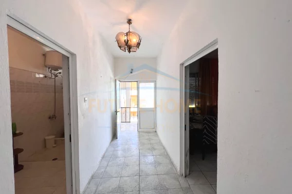 Vilë , ne shitje tek Rruga Riza Cerova