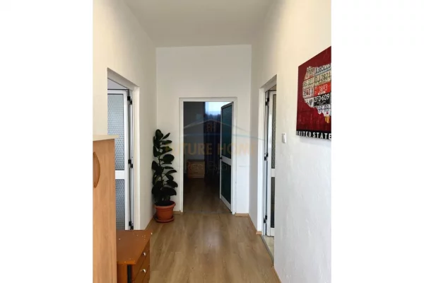 Shtepi ne shitje Vila Luksoze ne Tirane, 4+1, Mobilimi E mobiluar, Pagesa 350,000  Euro.