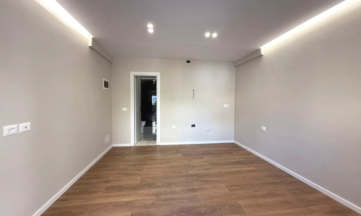 Ambjent biznesi ne shitje tek Ambasada Amerikane!