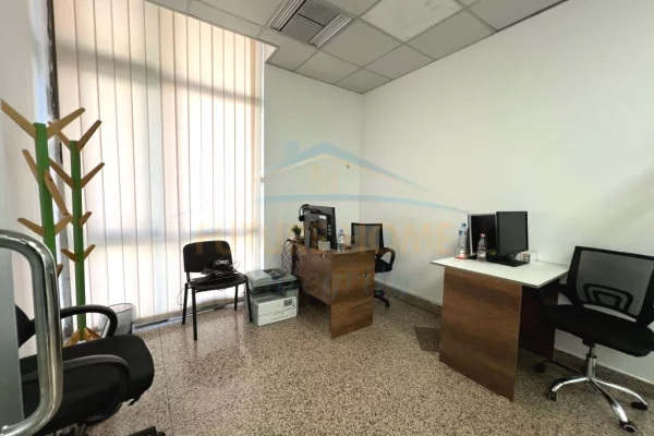 Jap me qira ambjent biznesi per zyra, Bllok, Tirane.