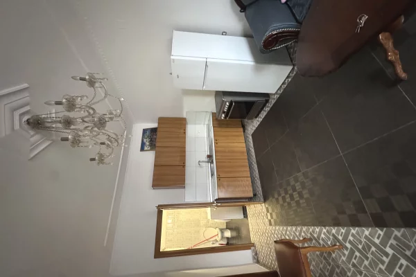 Shtepi me qera Shtepi Private ne Tirane, 2+1, Mobilimi E mobiluar, Pagesa 380  Euro.