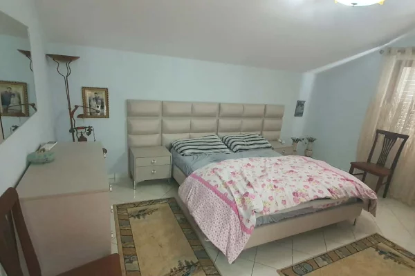 Shtepi ne shitje Vila Luksoze ne Tirane, 6+1, Mobilimi E mobiluar, Pagesa 1,200,000  Euro.