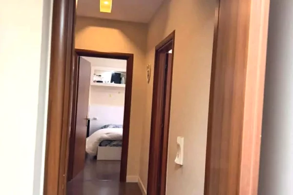 Shtepi ne shitje Apartament ne Tirane, 2+1, Mobilimi E mobiluar, Pagesa 14,000,000  Leke.