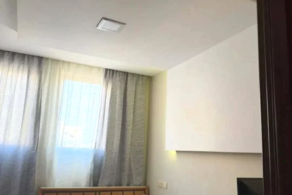 Shtepi ne shitje Apartament ne Tirane, 2+1, Mobilimi E mobiluar, Pagesa 14,000,000  Leke.