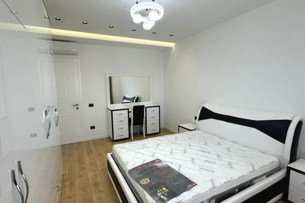 Shtepi me qera Apartament ne Tirane, 2+1, Mobilimi E mobiluar, Pagesa 700  Euro.