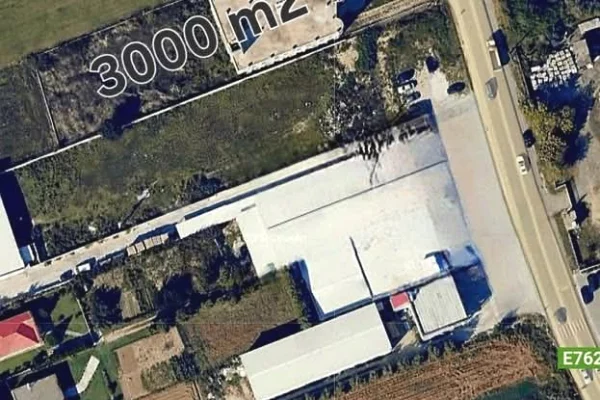 SHITET NDERTESE + TRUALL - MUNDESI INVESTIMI Lokacion strategjik: Kamez, Qereke