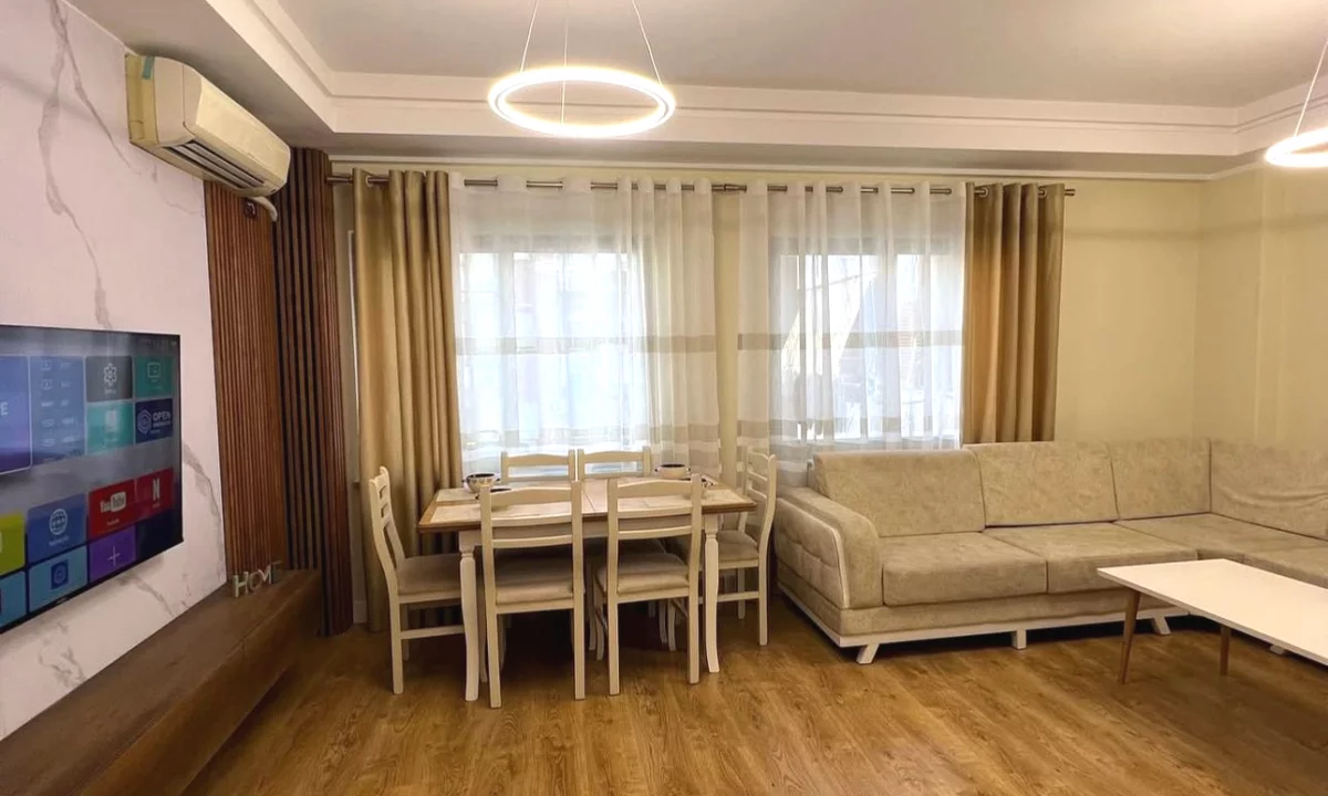 Shtepi ne shitje Apartament ne Tirane, 2+1, Mobilimi E mobiluar, Pagesa 16,700,000  Leke.
