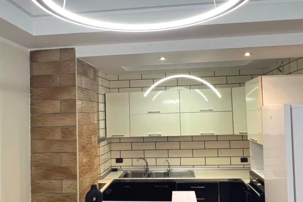 Shtepi ne shitje Apartament ne Tirane, 2+1, Mobilimi E mobiluar, Pagesa 16,700,000  Leke.